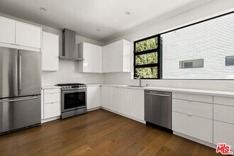 6348 Primrose Ave in Los Angeles, CA - Building Photo - Building Photo