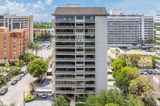 Gables Bath Club in Coral Gables, FL - Building Photo - Building Photo