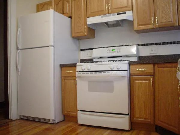 35 Waverly St, Unit 2 in Boston, MA - Building Photo