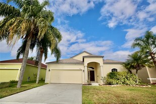 24421 Breezy Oak Ct in Lutz, FL - Building Photo