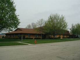 805 Illini Ave, Unit G