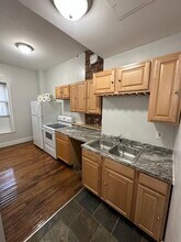 33 George St, Unit 1 in Green Island, NY - Foto de edificio - Building Photo