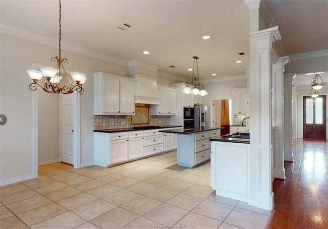 821 Plum Hollow Dr in College Station, TX - Building Photo - Building Photo