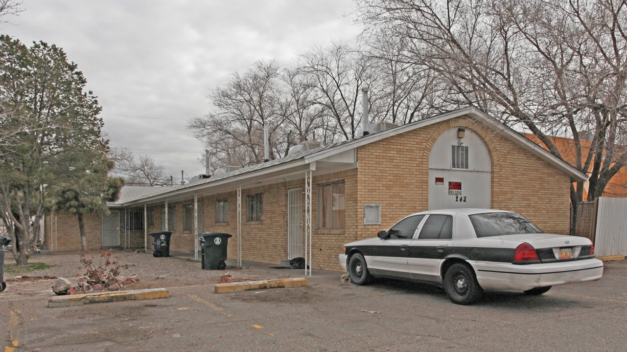 242 Tennessee St N in Albuquerque, NM - Building Photo