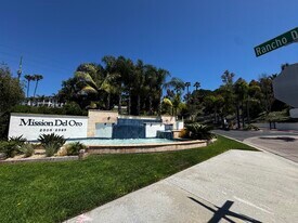 2335 Rancho Del Oro Rd in Oceanside, CA - Building Photo