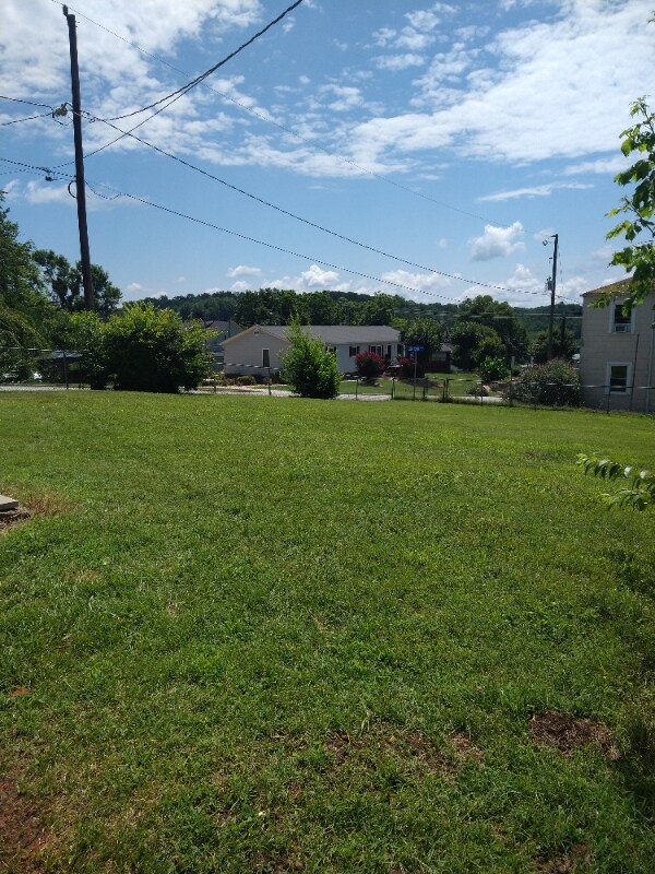 301 D St in North Wilkesboro, NC - Building Photo - Building Photo