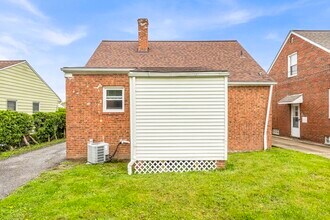 4016 Verona Rd in South Euclid, OH - Foto de edificio - Building Photo