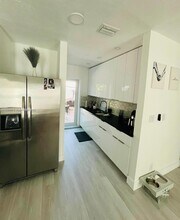 872 NW 16th Terrace in Fort Lauderdale, FL - Building Photo - Building Photo