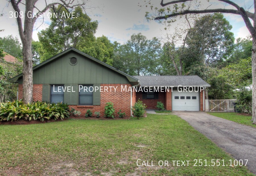 308 Gaston Ave in Fairhope, AL - Building Photo