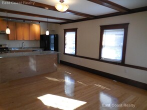 34 Bentley St, Unit 2 in Boston, MA - Building Photo - Building Photo