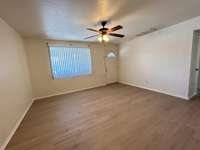 7728 W Reade Ave in Glendale, AZ - Building Photo - Building Photo