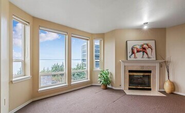 3028 Western Ave, Unit 505 in Seattle, WA - Building Photo - Building Photo