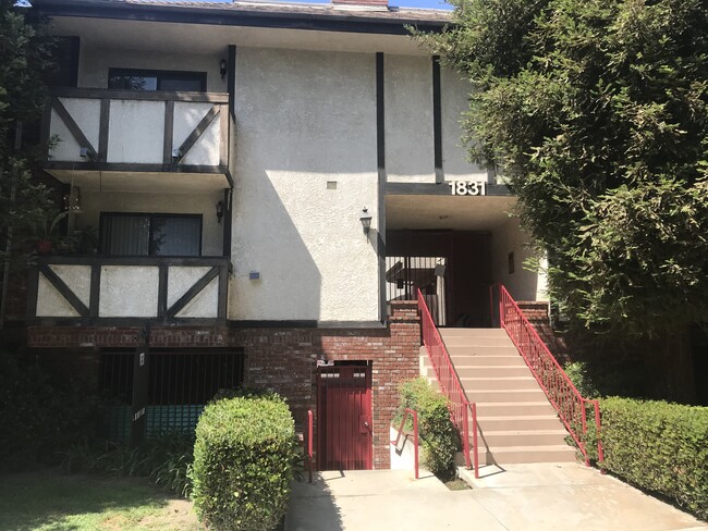 1831 Purdue Ave, Unit 204