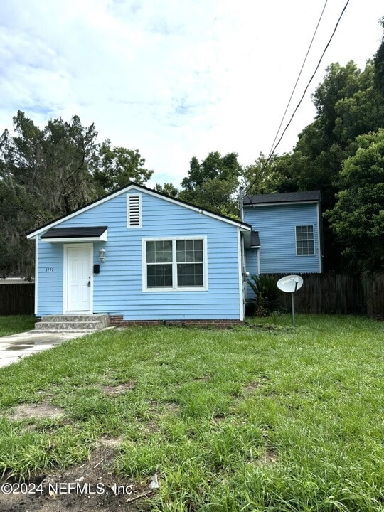 3777 Lilly Rd N in Jacksonville, FL - Building Photo