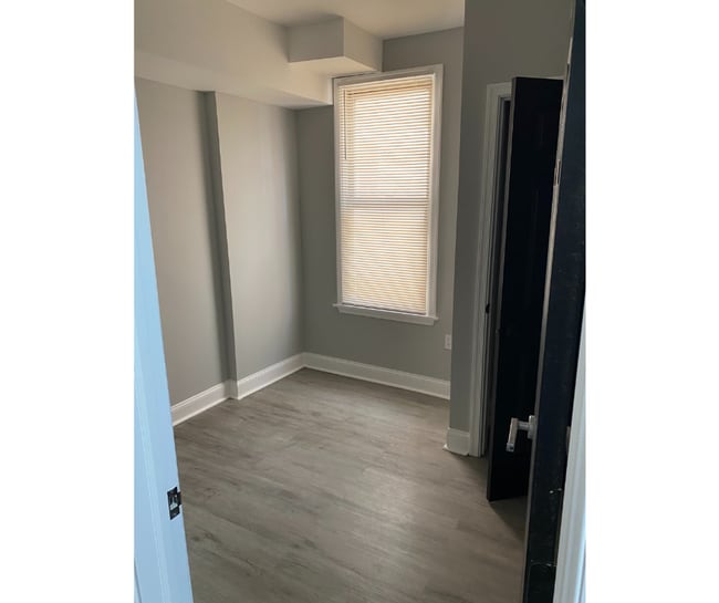 5114 Belair Rd in Baltimore, MD - Foto de edificio - Building Photo