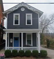 3223 Riverside Dr, Unit 1 in Cincinnati, OH - Building Photo