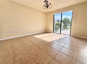 11614 NW 87th Ln in Doral, FL - Building Photo - Building Photo