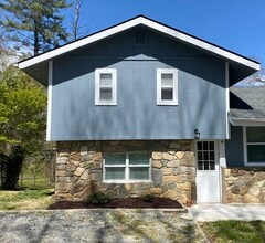 184 Wickins Dr in Hendersonville, NC - Building Photo - Building Photo