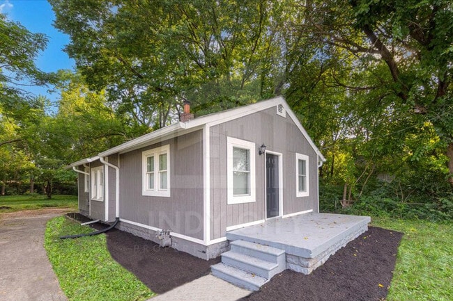 4109 Rockville Rd in Indianapolis, IN - Building Photo - Building Photo
