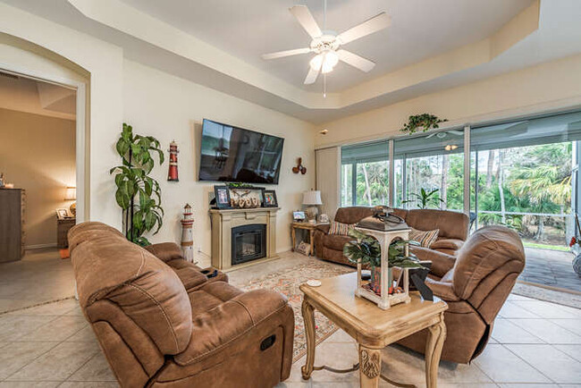1308 Barnstable Ct in Naples, FL - Foto de edificio - Building Photo