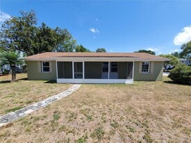 2170 Sylvester Rd in Lakeland, FL - Building Photo