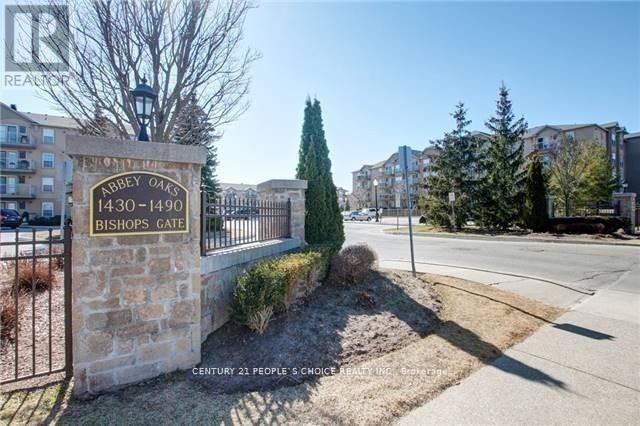 1490 Bishops Gate in Oakville, ON - Building Photo - Building Photo