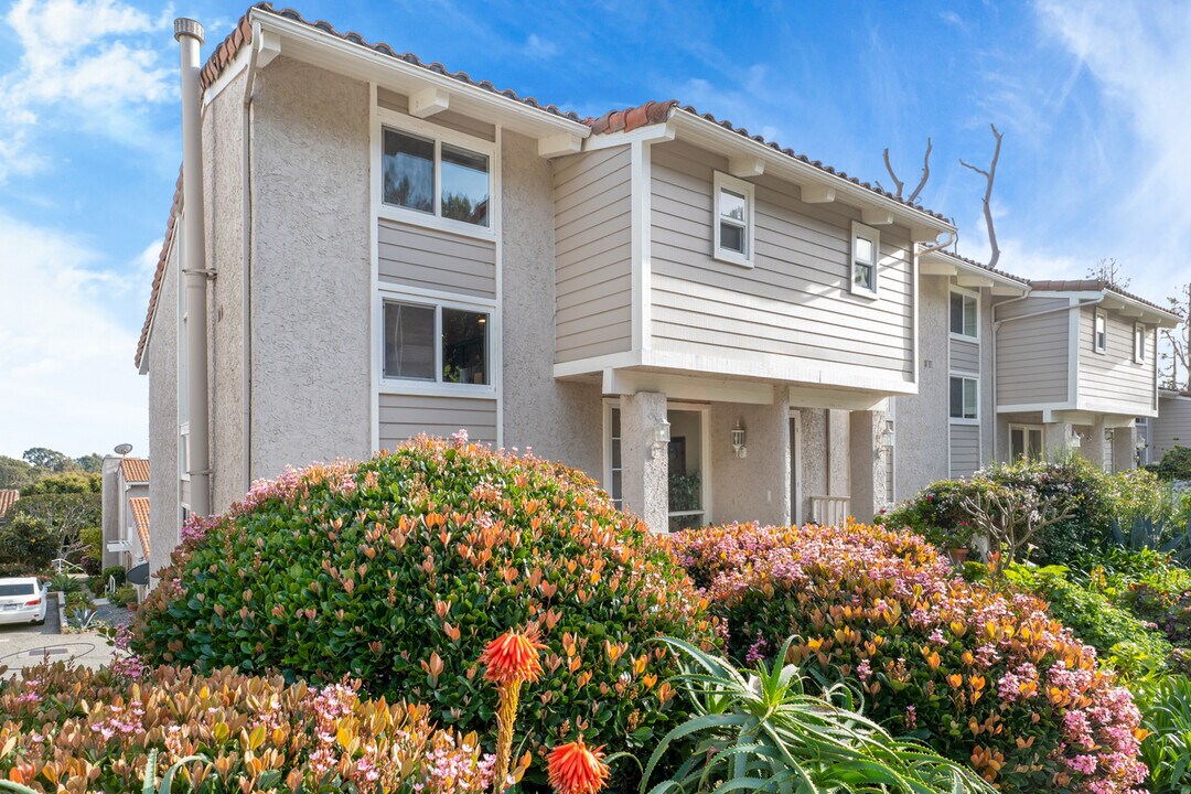 28258 Rey De Copas Ln in Malibu, CA - Foto de edificio