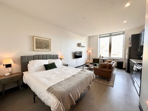 333 W State St in Milwaukee, WI - Foto de edificio - Building Photo