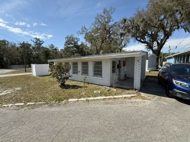property at 925 Ponce De Leon Blvd