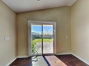 117 Lakepointe Dr in Pooler, GA - Foto de edificio - Building Photo