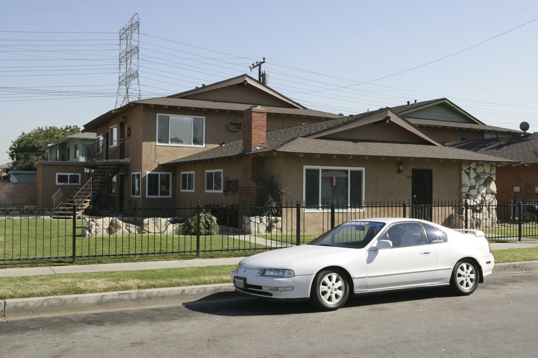 15802 Passage Ave in Paramount, CA - Building Photo