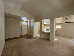 4228 Napa Loop in Roseville, CA - Building Photo - Building Photo