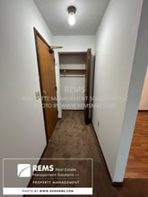 554 E Slifer St in Portage, WI - Building Photo - Building Photo