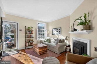 921 Oronoco St in Alexandria, VA - Building Photo - Building Photo