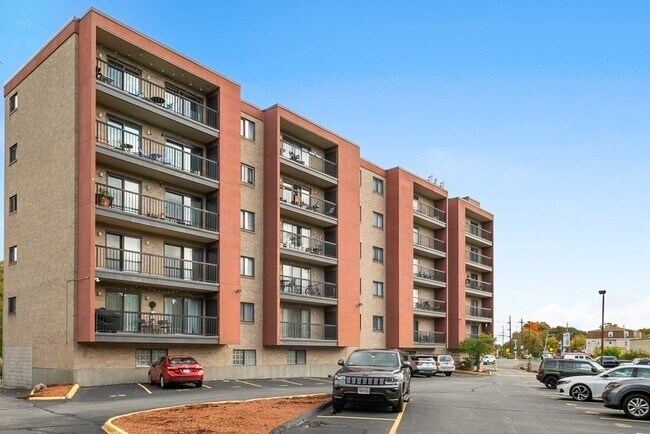 207 Shirley Ave, Unit 2 in Revere, MA - Building Photo - Building Photo
