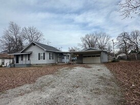718 I St NW in Miami, OK - Building Photo