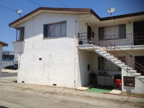 210 N Eucalyptus Ave in Inglewood, CA - Building Photo - Building Photo