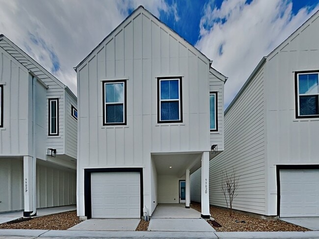 9902 Clark Rd in Houston, TX - Building Photo - Building Photo