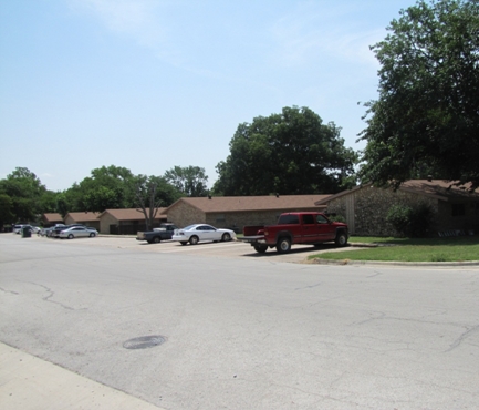 Edgewood Apartments in Bridgeport, TX - Building Photo