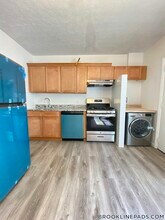 258 Cypress St in Brookline, MA - Building Photo - Building Photo