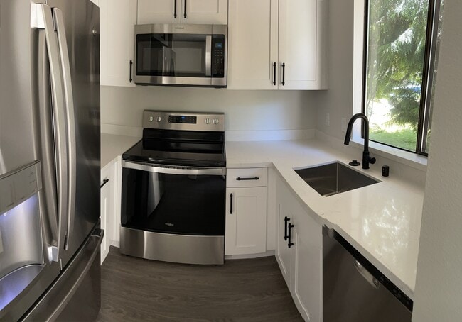 23624 99th Pl W, Unit Duplex A in Edmonds, WA - Foto de edificio - Building Photo