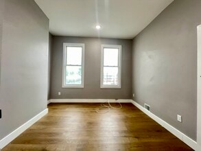 324 Old Bergen Rd, Unit 1 in Jersey City, NJ - Building Photo - Building Photo