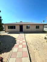 72203 Sun Valley Dr in Twentynine Palms, CA - Building Photo
