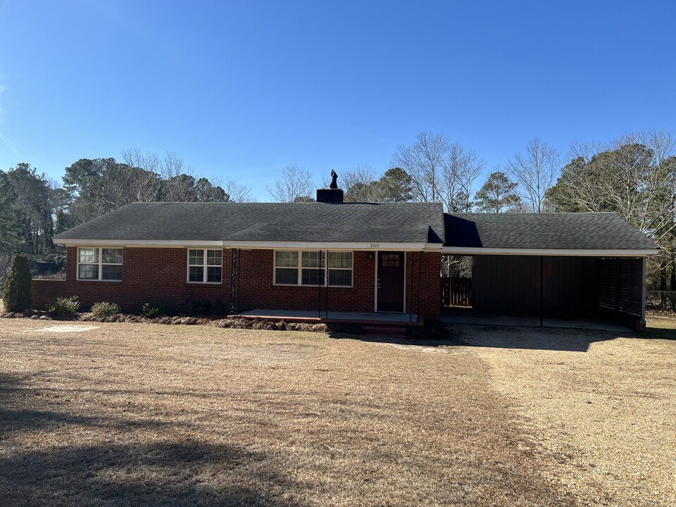 3529 Meadowlark Rd in Dunn, NC - Building Photo