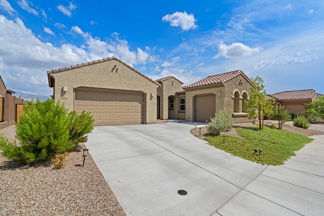 property at 2543 W Plateau Rdg Dr