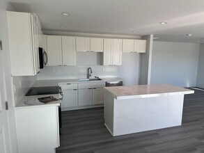 7343 Dogwood Ave in California City, CA - Building Photo - Building Photo