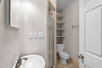 716 W 35th St in Austin, TX - Foto de edificio - Building Photo