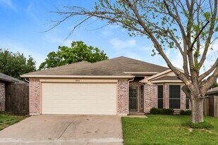 8060 Cannonwood Dr in Fort Worth, TX - Building Photo