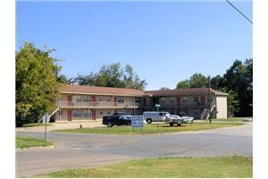 200 SE Front St in New Boston, TX - Building Photo