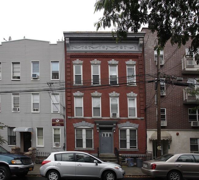 59 Herbert St in Brooklyn, NY - Foto de edificio - Building Photo